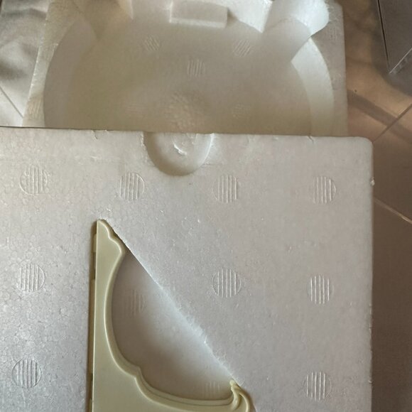 Vintage 1983 Set of Avon Mother's Day Figurines/Love is a Song for Mother Plate - Picture 12 of 16